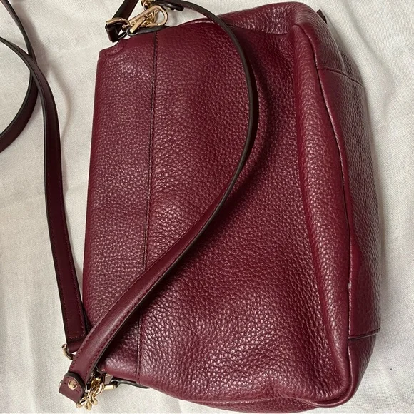 Michael Kors Evie leather medium shoulder bag with flap in Burgundy EC - Picture 7 of 12